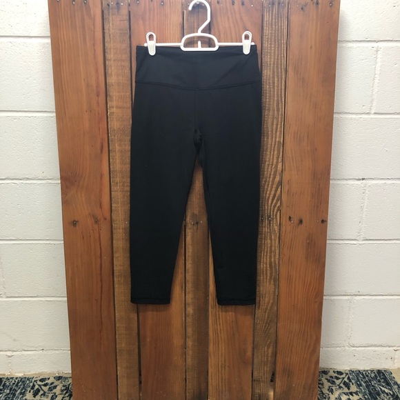 Victoria’s Secret sport size small black capri leggings - Picture 3 of 9